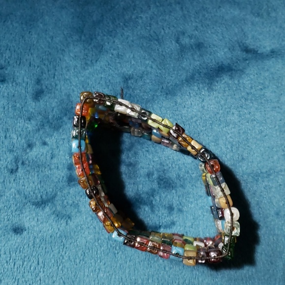 Beautiful beaded bracelet - Picture 2 of 4